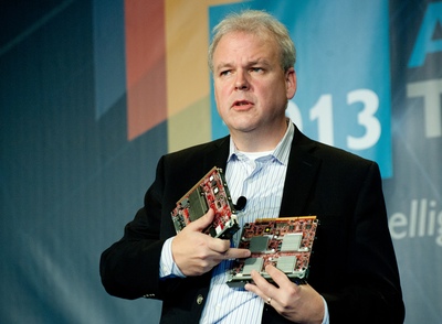 HP Labs CTO Martin Fink shows off two partners' Project Moonshot processor cards