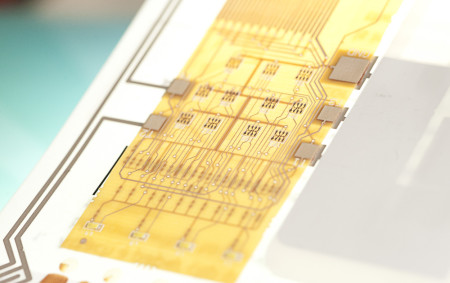 Printed transistors and battery (right) on the IDTechEx timer demonstrator